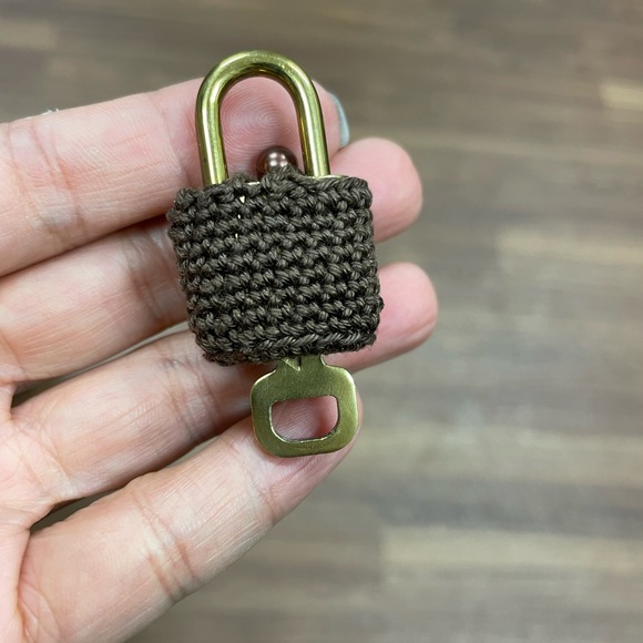 🔐 Authentic Louis Vuitton lock and key - Picture 3 of 11